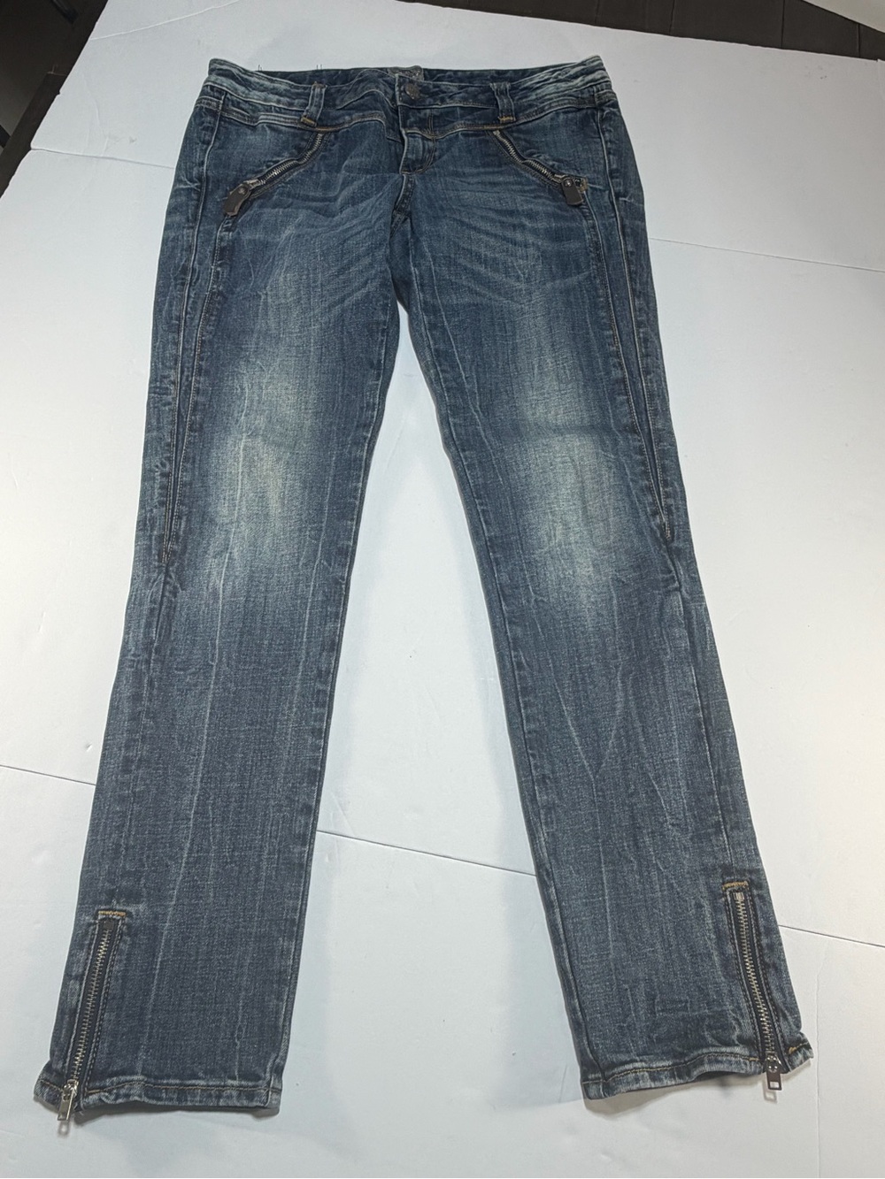 Express Rerock Los Angeles Distressed Slim Jeans Zipper Ankle Size 6 Low Rise